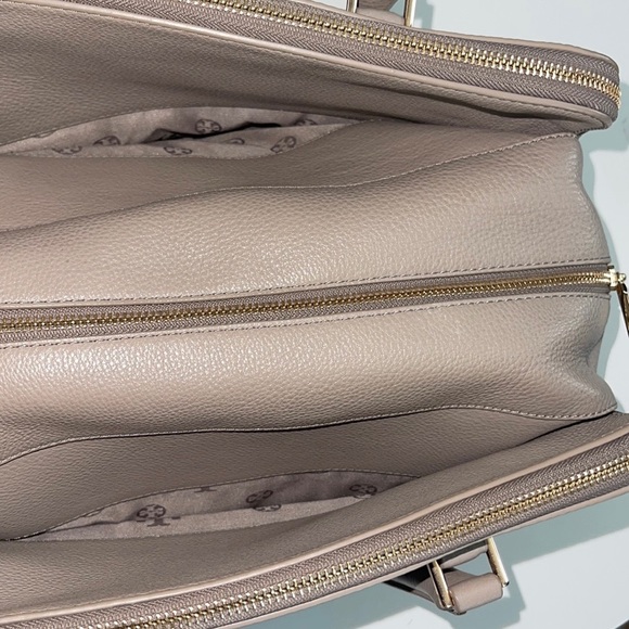 Tory Burch Pebbled leather Marion triple zipper top handle bag. - Picture 11 of 12